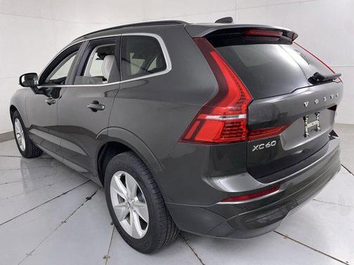 2022 Volvo XC60 Momentum