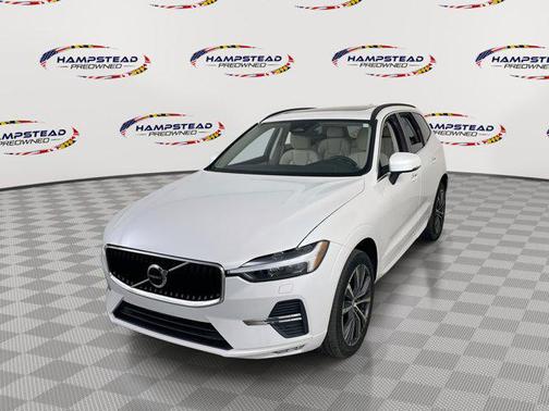 2022 Volvo XC60 B5 Momentum