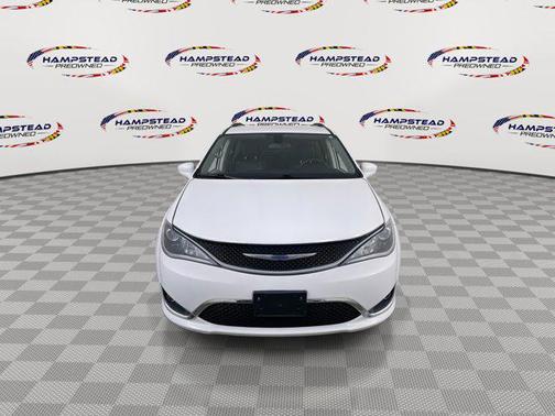 2018 Chrysler Pacifica Touring-L