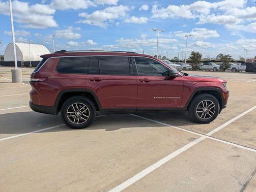 2023 Jeep Grand Cherokee L Laredo
