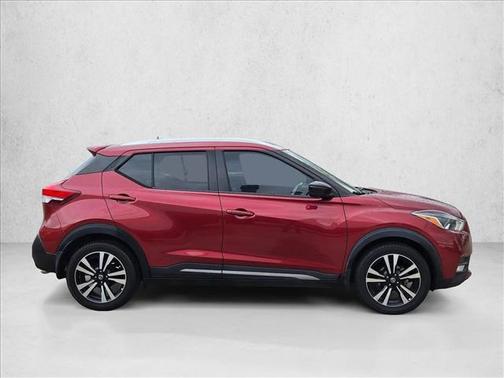 2019 Nissan Kicks SR