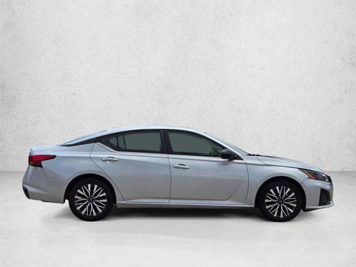 Brilliant Silver Metallic 2024 Nissan Altima 2.5 SV