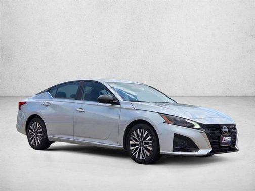 Brilliant Silver Metallic 2024 Nissan Altima 2.5 SV