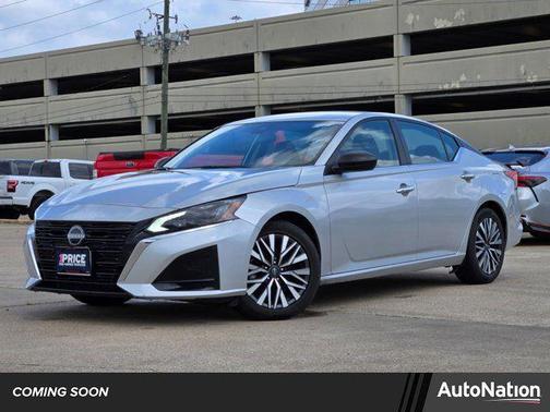 Brilliant Silver Metallic 2024 Nissan Altima 2.5 SV