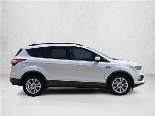 White Platinum Metallic Tri-Coat 2017 Ford Escape SE
