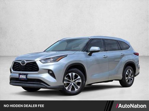 Celestial Silver Metallic 2021 Toyota Highlander XLE