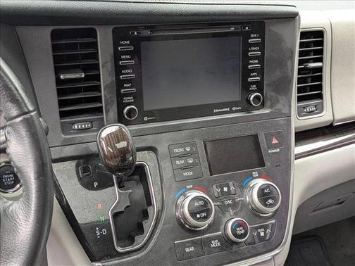 2018 Toyota Sienna XLE