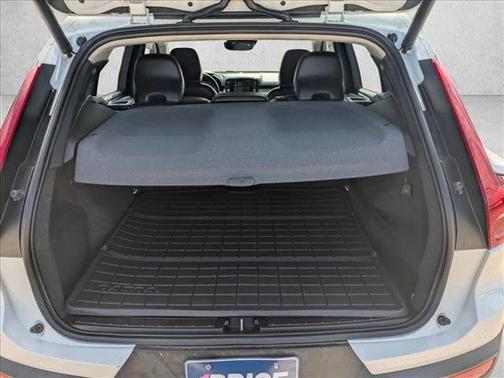 2019 Volvo XC40 T5 Momentum