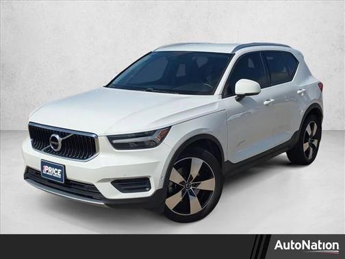 2019 Volvo XC40 T5 Momentum