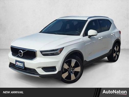 2019 Volvo XC40 T5 Momentum