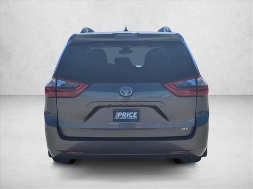 2020 Toyota Sienna XLE Premium