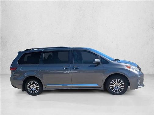 2020 Toyota Sienna XLE Premium