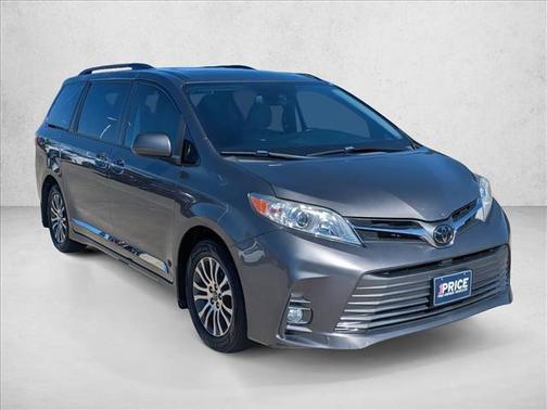 2020 Toyota Sienna XLE Premium