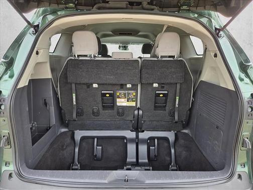 2023 Toyota Sienna LE