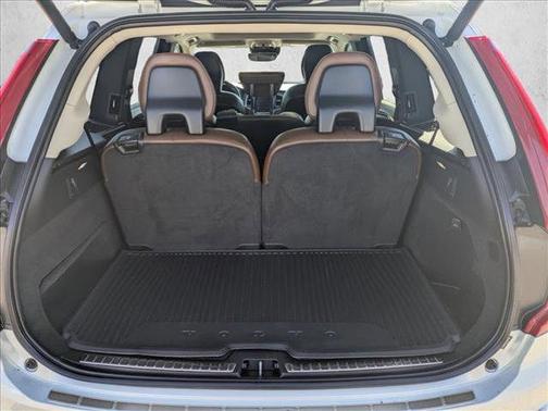 2019 Volvo XC90 T6 Momentum