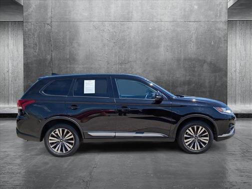 2020 Mitsubishi Outlander SE