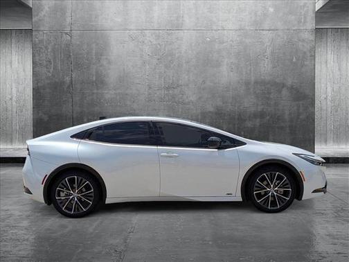 2024 Toyota Prius XLE