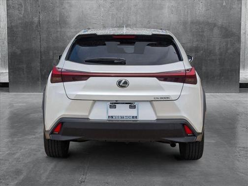 2025 Lexus UX 300h Base