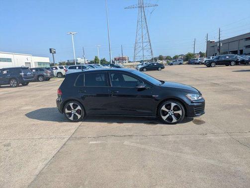 2017 Volkswagen Golf GTI 2.0T S 4-Door