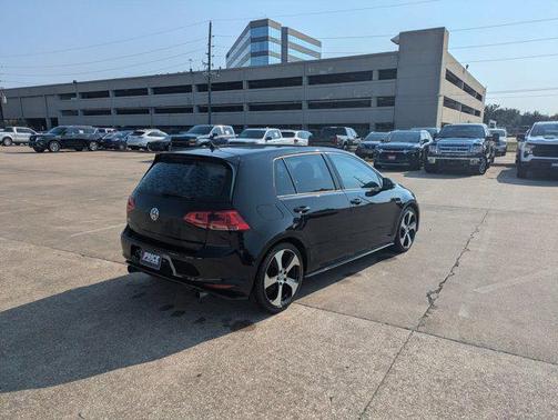 2017 Volkswagen Golf GTI 2.0T S 4-Door