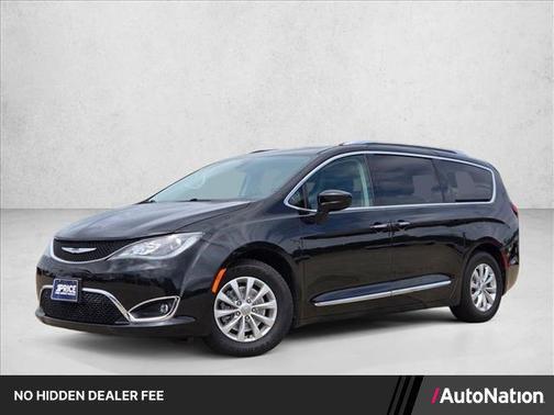 Brilliant Black Crystal Pearlcoat 2019 Chrysler Pacifica Touring L