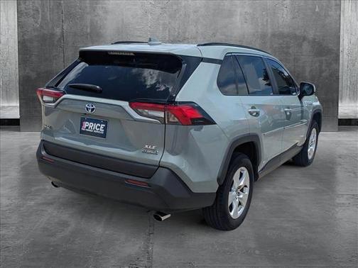 2021 Toyota RAV4 Hybrid XLE