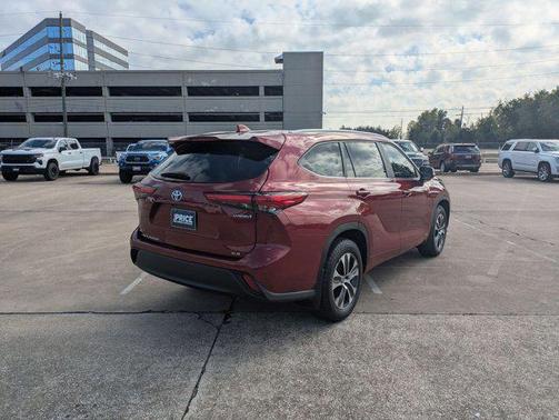 2023 Toyota Highlander Hybrid XLE