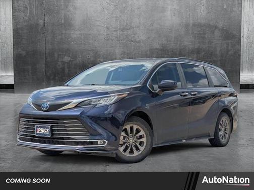 2023 Toyota Sienna XLE 8 Passenger