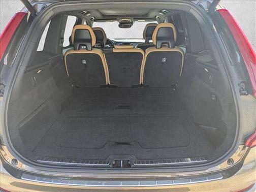 2017 Volvo XC90 T5 Momentum