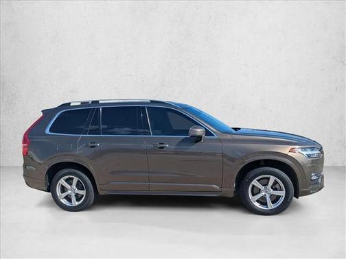2017 Volvo XC90 T5 Momentum