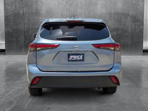2021 Toyota Highlander LE