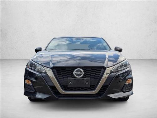2022 Nissan Altima SR FWD