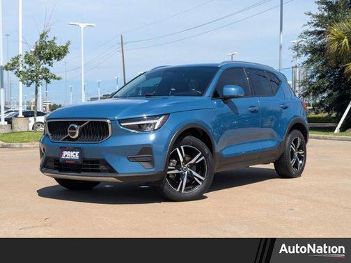 2023 Volvo XC40 B4 Core