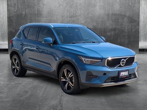 2023 Volvo XC40 B4 Core