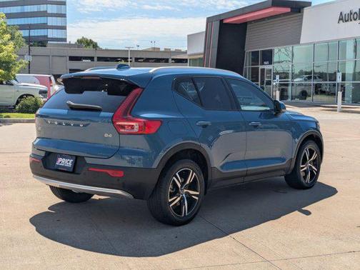 2023 Volvo XC40 B4 Core