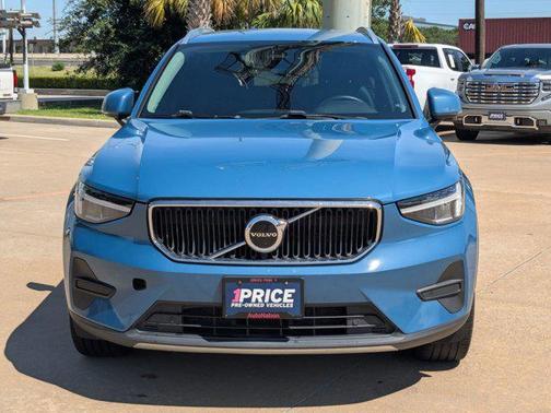 2023 Volvo XC40 B4 Core