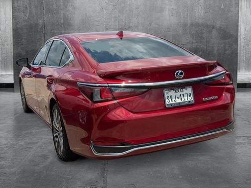 2020 Lexus ES 300h Base