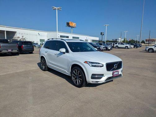 2019 Volvo XC90 T6 Momentum