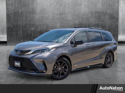 2021 Toyota Sienna XSE 7 Passenger