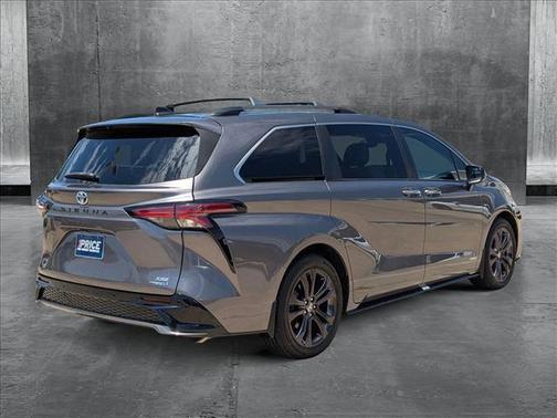 2021 Toyota Sienna XSE 7 Passenger