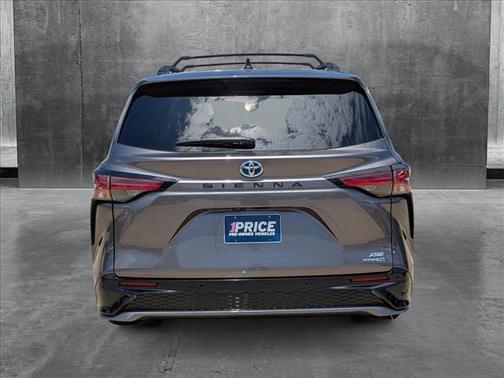 2021 Toyota Sienna XSE 7 Passenger