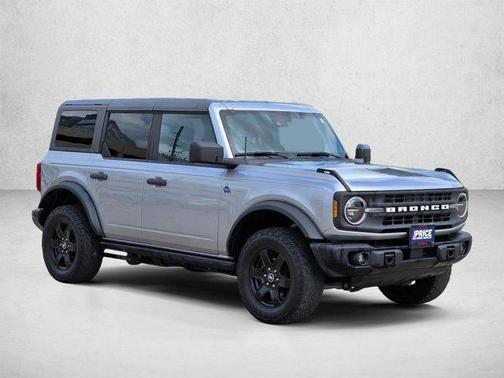 Iconic Silver Metallic 2024 Ford Bronco Black Diamond