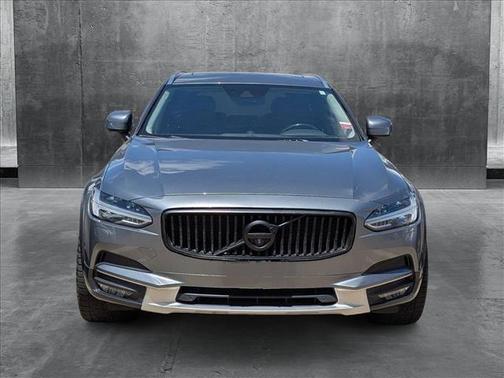 2017 Volvo V90 Cross Country T6