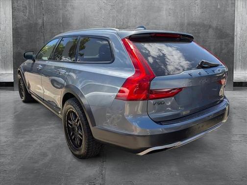 2017 Volvo V90 Cross Country T6