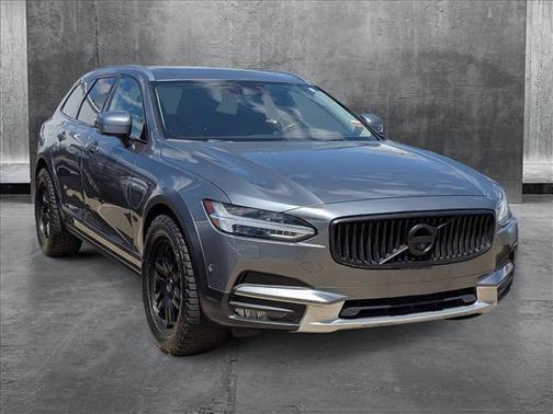 2017 Volvo V90 Cross Country T6