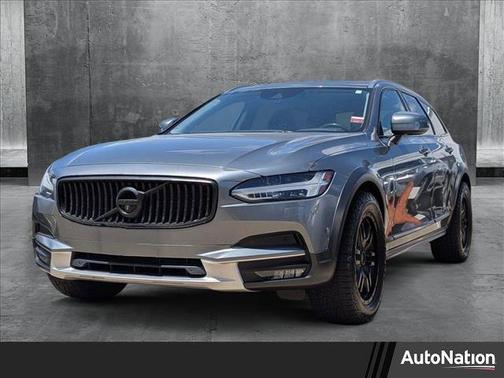 2017 Volvo V90 Cross Country T6