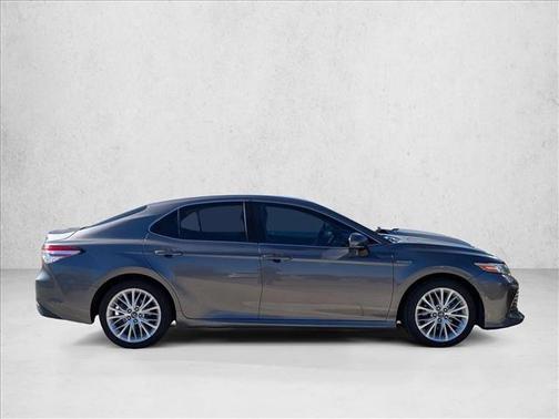 2018 Toyota Camry Hybrid XLE