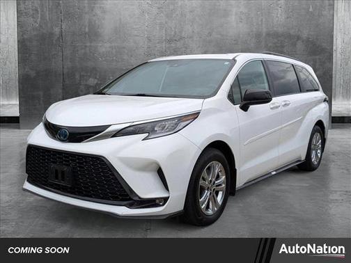 2022 Toyota Sienna XSE 7 Passenger