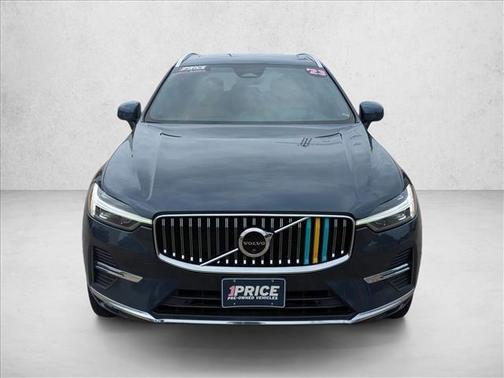 2023 Volvo XC60 B5 Ultimate Bright Theme
