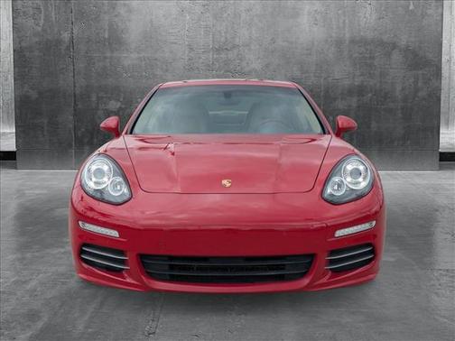 2016 Porsche Panamera 4